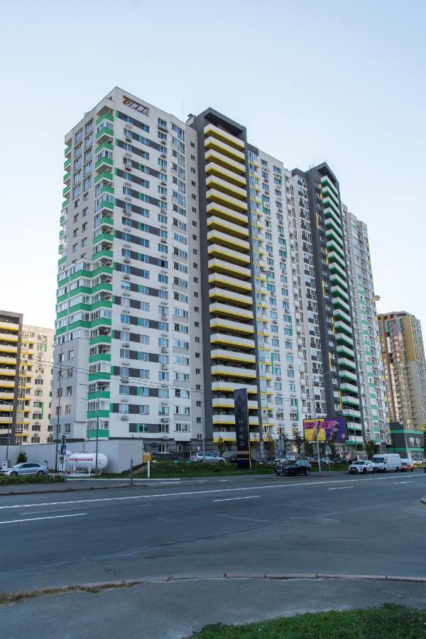 Myfreedom Апартаменти Метро Бориспільська Kiev Buitenkant foto